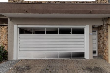 Casa para alugar com 350m², 4 quartos e 2 vagas Casa para alugar com 350m², 4 quartos e 2 vagasFachada