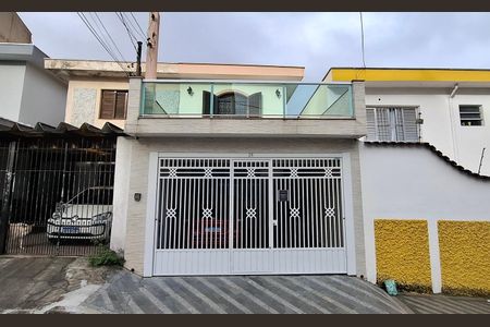 Fachada de casa à venda com 3 quartos, 181m² em Parque Bandeirante, Santo André