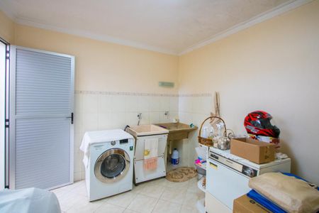 Área de serviço de casa à venda com 3 quartos, 181m² em Parque Bandeirante, Santo André