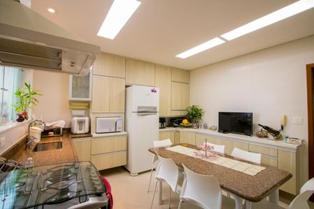 Cozinha de casa à venda com 3 quartos, 181m² em Parque Bandeirante, Santo André