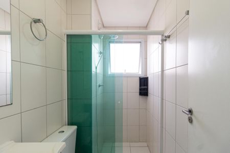 Banheiro de apartamento para alugar com 2 quartos, 49m² em São Pedro, Osasco
