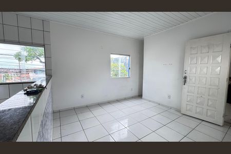 Sala de kitnet/studio para alugar com 1 quarto, 60m² em Mussurunga, Salvador