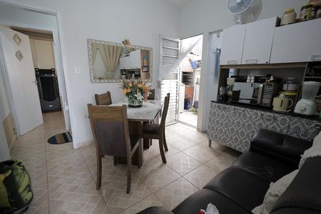 Casa à venda com 124m², 4 quartos e 1 vaga Casa à venda com 124m², 4 quartos e 1 vagaSala
