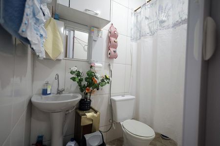 Casa à venda com 124m², 4 quartos e 1 vaga Casa à venda com 124m², 4 quartos e 1 vagaBanheiro