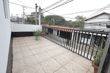 Sacada de casa à venda com 4 quartos, 124m² em Vila Linda, Santo André