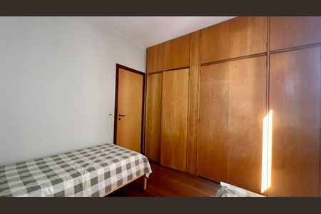Apartamento à venda com 212m², 4 quartos e 3 vagas Apartamento à venda com 212m², 4 quartos e 3 vagasQuarto