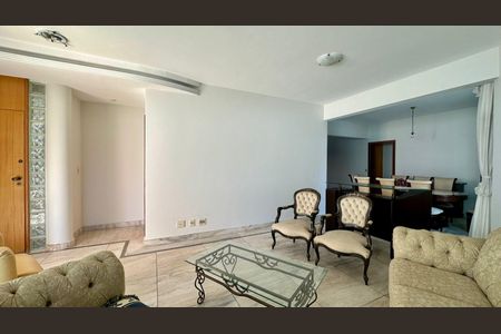 Apartamento à venda com 212m², 4 quartos e 3 vagas Apartamento à venda com 212m², 4 quartos e 3 vagasSala