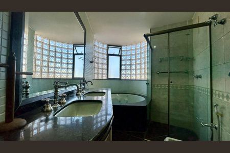 Apartamento à venda com 212m², 4 quartos e 3 vagas Apartamento à venda com 212m², 4 quartos e 3 vagasBanheiro