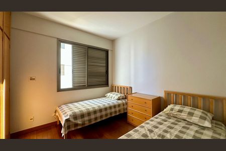 Apartamento à venda com 212m², 4 quartos e 3 vagas Apartamento à venda com 212m², 4 quartos e 3 vagasQuarto