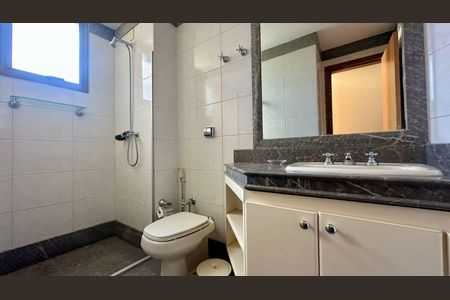 Banheiro de apartamento à venda com 4 quartos, 212m² em Cruzeiro, Belo Horizonte
