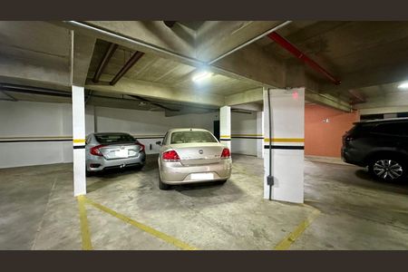 Apartamento à venda com 212m², 4 quartos e 3 vagas Apartamento à venda com 212m², 4 quartos e 3 vagasVagas de garagem