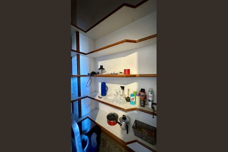 Apartamento à venda com 212m², 4 quartos e 3 vagas Apartamento à venda com 212m², 4 quartos e 3 vagasDispensa