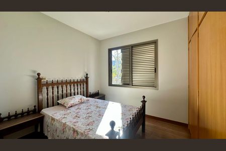 Apartamento à venda com 212m², 4 quartos e 3 vagas Apartamento à venda com 212m², 4 quartos e 3 vagasQuarto
