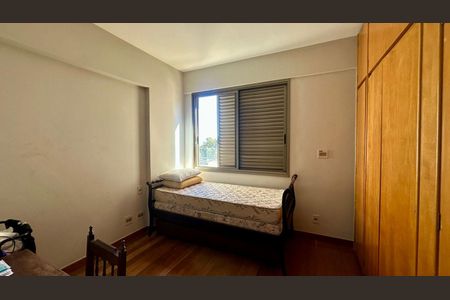 Apartamento à venda com 212m², 4 quartos e 3 vagas Apartamento à venda com 212m², 4 quartos e 3 vagasQuarto
