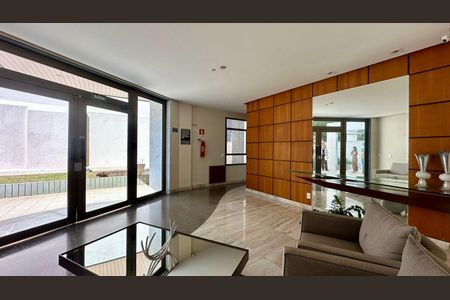 Apartamento à venda com 212m², 4 quartos e 3 vagas Apartamento à venda com 212m², 4 quartos e 3 vagasHall social