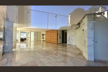 Apartamento à venda com 212m², 4 quartos e 3 vagas Apartamento à venda com 212m², 4 quartos e 3 vagasÁrea comum