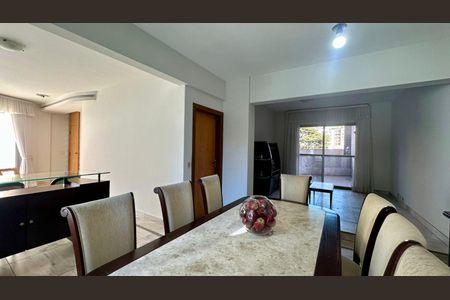 Apartamento à venda com 212m², 4 quartos e 3 vagas Apartamento à venda com 212m², 4 quartos e 3 vagasSala