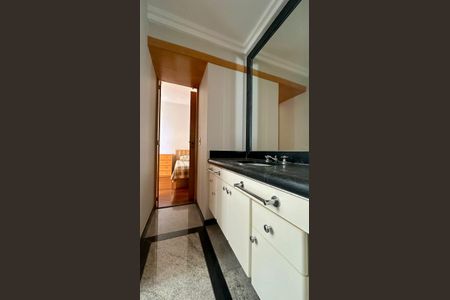 Apartamento à venda com 212m², 4 quartos e 3 vagas Apartamento à venda com 212m², 4 quartos e 3 vagasBanheiro