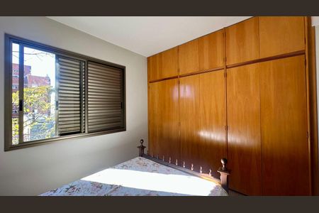Apartamento à venda com 212m², 4 quartos e 3 vagas Apartamento à venda com 212m², 4 quartos e 3 vagasQuarto