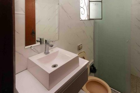 Casa para alugar com 250m², 2 quartos e 2 vagas Casa para alugar com 250m², 2 quartos e 2 vagasBanheiro da Suite