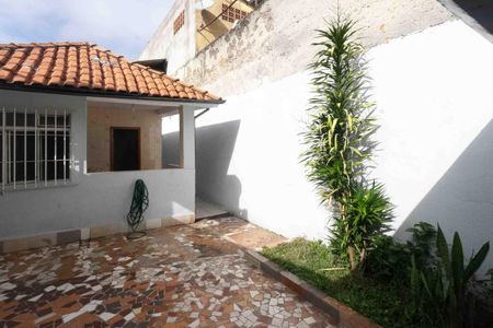 Casa para alugar com 250m², 2 quartos e 2 vagas Casa para alugar com 250m², 2 quartos e 2 vagasQuintal
