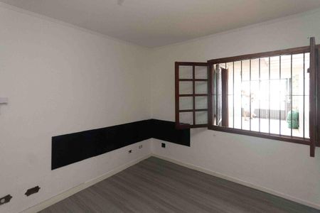 Casa para alugar com 250m², 2 quartos e 2 vagas Casa para alugar com 250m², 2 quartos e 2 vagasQuarto