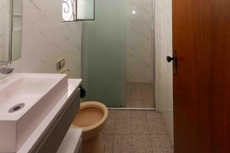 Banheiro da Suite de casa para alugar com 2 quartos, 250m² em Chácara Mafalda, São Paulo