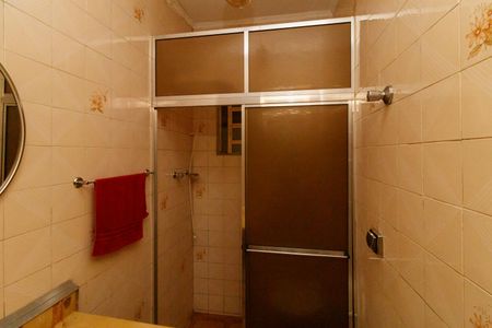 Banheiro social de casa à venda com 1 quarto, 81m² em Parque Vitoria, São Paulo