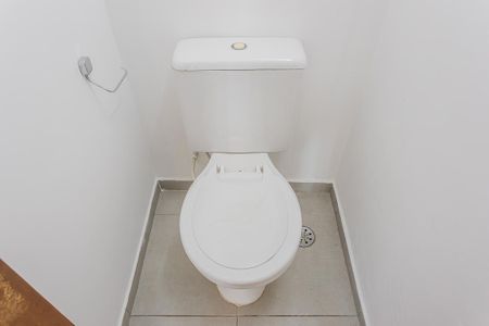 Banheiro de kitnet/studio para alugar com 1 quarto, 30m² em Sumaré, São Paulo