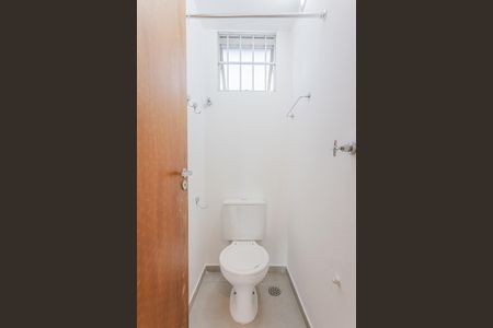 Banheiro de kitnet/studio para alugar com 1 quarto, 30m² em Sumaré, São Paulo