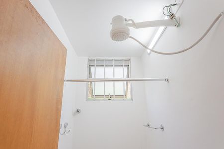 Banheiro de kitnet/studio para alugar com 1 quarto, 30m² em Sumaré, São Paulo
