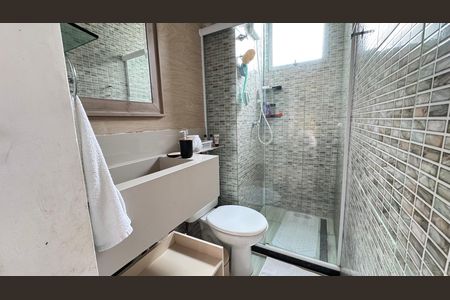 Banheiro de apartamento para alugar com 2 quartos, 49m² em Mussurunga, Salvador