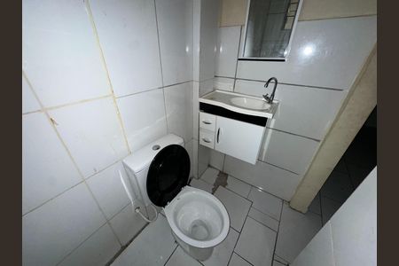 Banheiro de kitnet/studio para alugar com 1 quarto, 16m² em Jardim Bela Vista, São José dos Campos