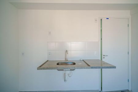Cozinha de kitnet/studio à venda com 1 quarto, 28m² em Vila Sonia, São Paulo