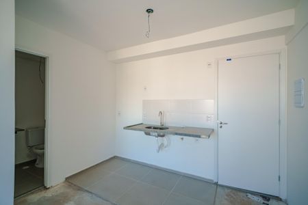Cozinha de kitnet/studio à venda com 1 quarto, 28m² em Vila Sonia, São Paulo