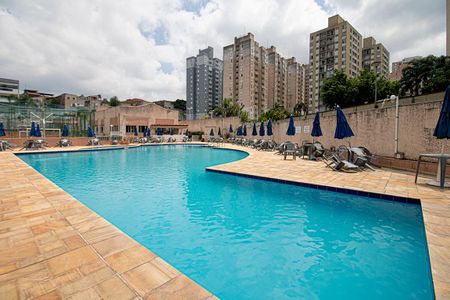 Casa de condomínio à venda com 59m², 3 quartos e 1 vaga Casa de condomínio à venda com 59m², 3 quartos e 1 vagapiscina_2