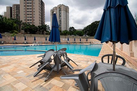 Casa de condomínio à venda com 59m², 3 quartos e 1 vaga Casa de condomínio à venda com 59m², 3 quartos e 1 vagapiscina_3