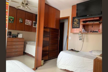 Casa à venda com 3 quartos, 220m² em Vila Campo Grande, São Paulo