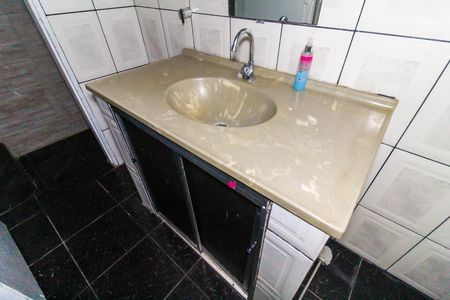 Casa para alugar com 100m², 2 quartos e 1 vaga Casa para alugar com 100m², 2 quartos e 1 vagaBanheiro