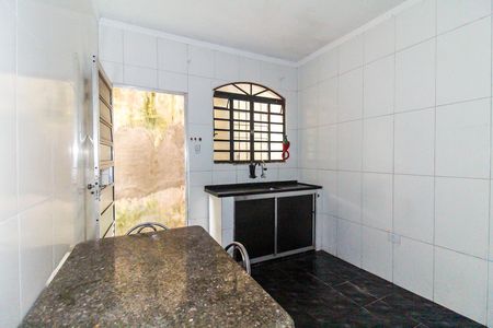 Casa para alugar com 100m², 2 quartos e 1 vaga Casa para alugar com 100m², 2 quartos e 1 vagaCozinha
