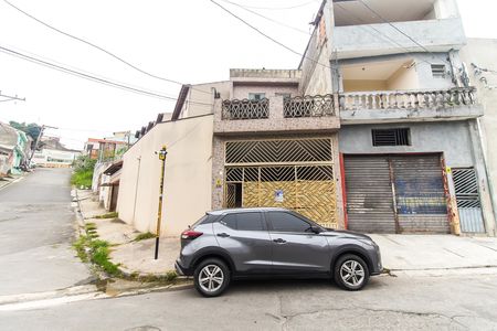 Fachada + Placa de casa para alugar com 2 quartos, 100m² em Cidade Líder, São Paulo