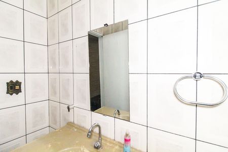 Casa para alugar com 100m², 2 quartos e 1 vaga Casa para alugar com 100m², 2 quartos e 1 vagaBanheiro