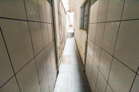 Casa para alugar com 100m², 2 quartos e 1 vaga Casa para alugar com 100m², 2 quartos e 1 vagaCorredor externo