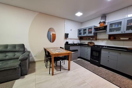 Cozinha de apartamento à venda com 2 quartos, 56m² em Vila Floresta, Santo André