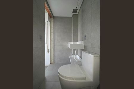 Apartamento à venda com 89m², 2 quartos e 1 vaga Apartamento à venda com 89m², 2 quartos e 1 vagaBanheiro da Suíte