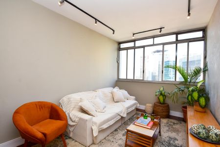 sala de estar de apartamento à venda com 2 quartos, 81m² em Pinheiros, São Paulo