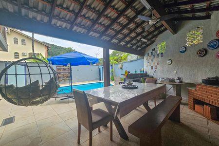 Casa de condomínio para alugar com 389m², 4 quartos e 3 vagas