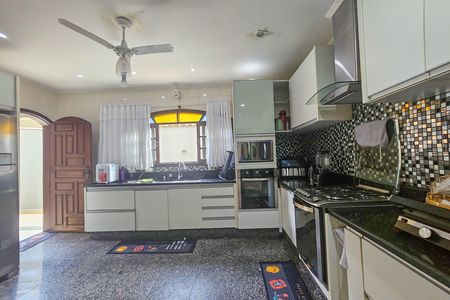 Casa de condomínio para alugar com 389m², 4 quartos e 3 vagas