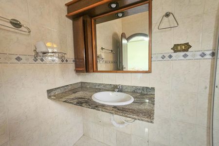 Casa de condomínio para alugar com 389m², 4 quartos e 3 vagas