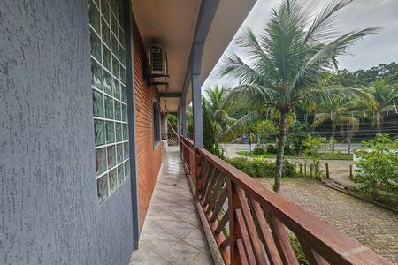 Casa de condomínio para alugar com 389m², 4 quartos e 3 vagas
